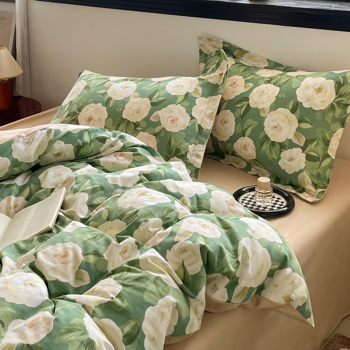 91家纺网 家纺一手货源 找家纺 涵宸家纺 2025新款加厚全棉磨毛印花四件套--罗马系列 场景二 F花田