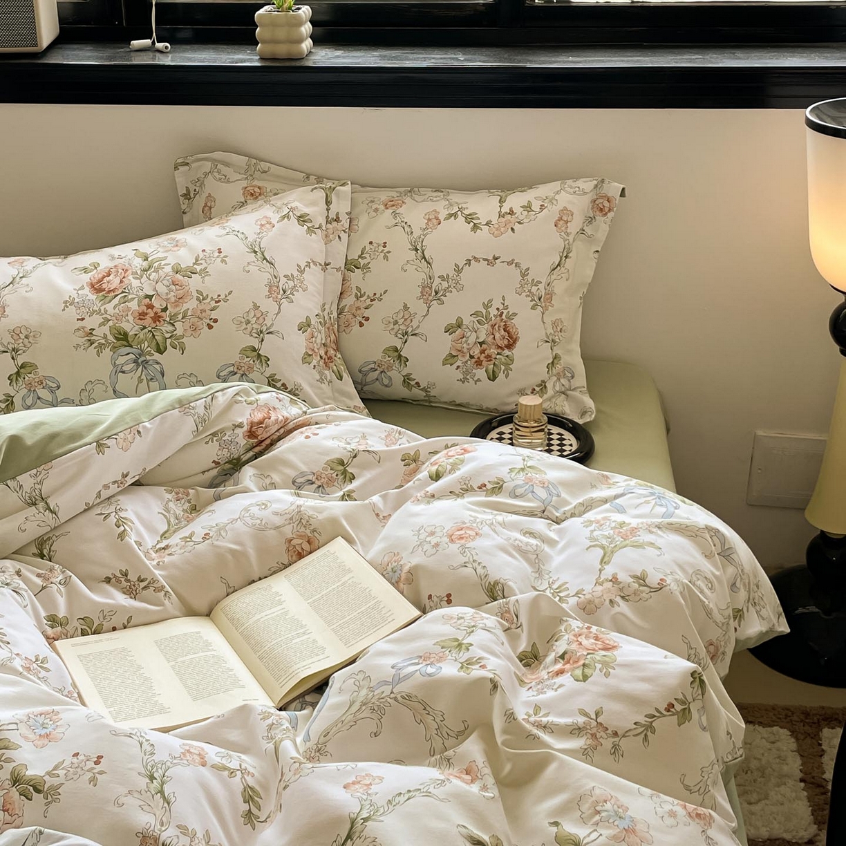 91家纺网 家纺一手货源 找家纺 涵宸家纺 2025新款加厚全棉磨毛印花四件套--罗马系列 场景二 F花纹