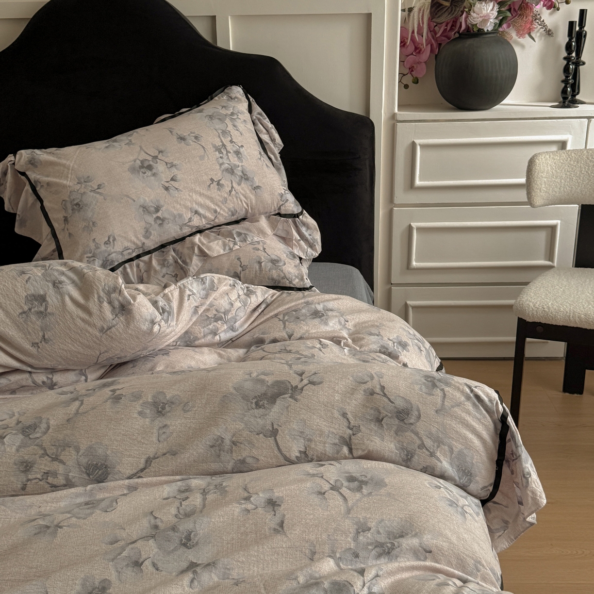 91家纺网 家纺一手货源 找家纺 吾欢心 2025新款法式加厚复古亚麻皱皱纱印花款四件套 花都密语