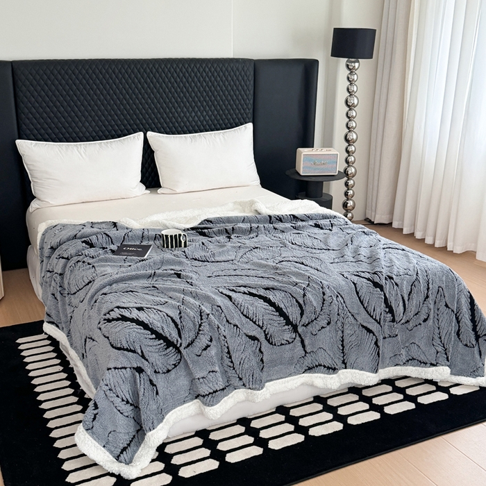 91家纺网 家纺一手货源 找家纺 丹本家纺 2025新款双层阳离子叶子提花塔芙绒羊羔绒跨境双层毛毯盖毯毯子 叶子灰色