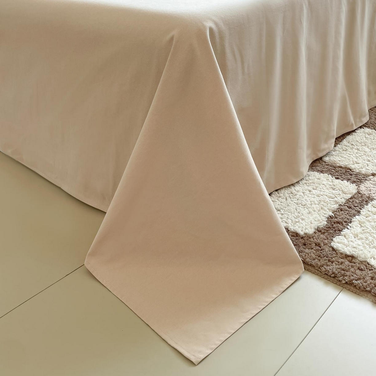 91家纺网 家纺一手货源 找家纺 涵宸家纺 2025新款加厚全棉磨毛印花四件套--罗马系列 场景二 F冷清舟