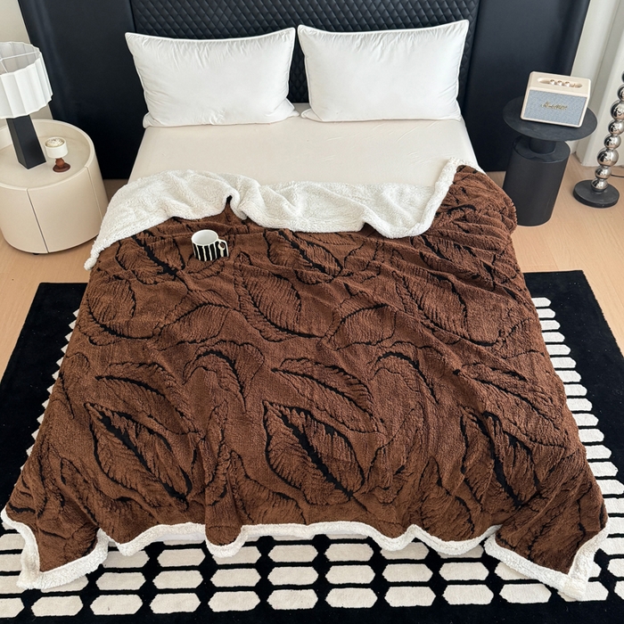 91家纺网 家纺一手货源 找家纺 丹本家纺 2025新款双层阳离子叶子提花塔芙绒羊羔绒跨境双层毛毯盖毯毯子 叶子咖色