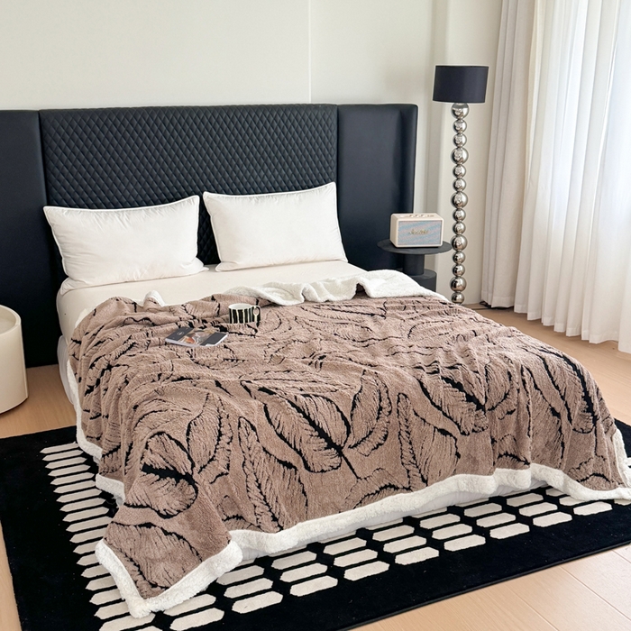 91家纺网 家纺一手货源 找家纺 丹本家纺 2025新款双层阳离子叶子提花塔芙绒羊羔绒跨境双层毛毯盖毯毯子 叶子驼色