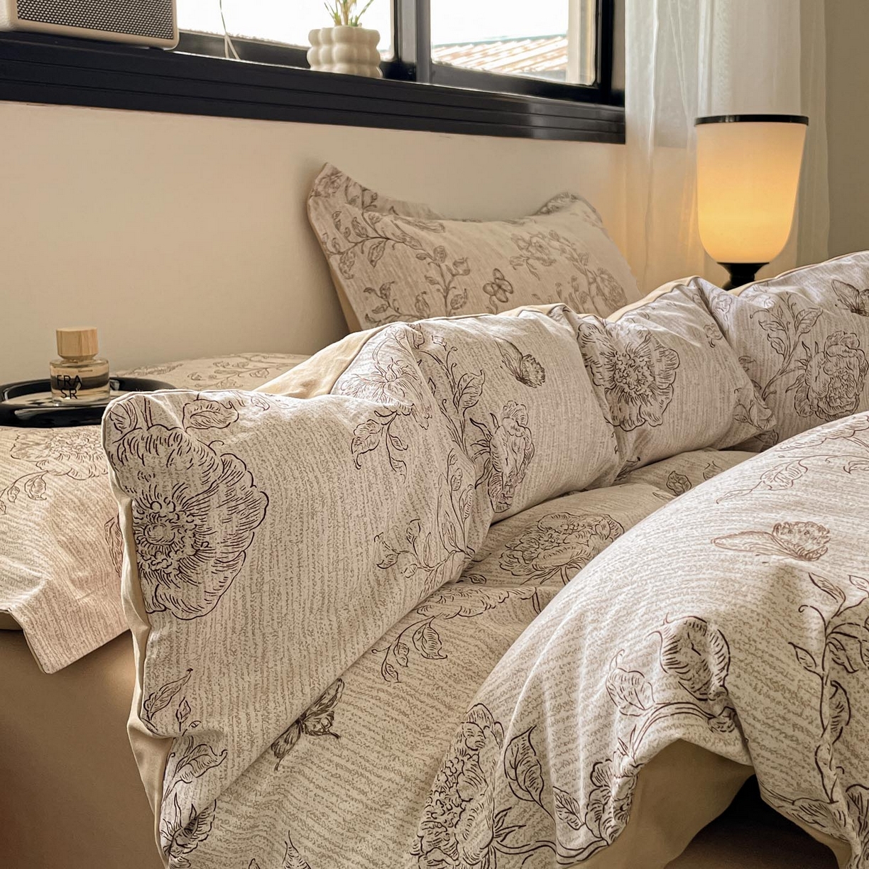 91家纺网 家纺一手货源 找家纺 涵宸家纺 2025新款加厚全棉磨毛印花四件套--罗马系列 场景二 F漫春