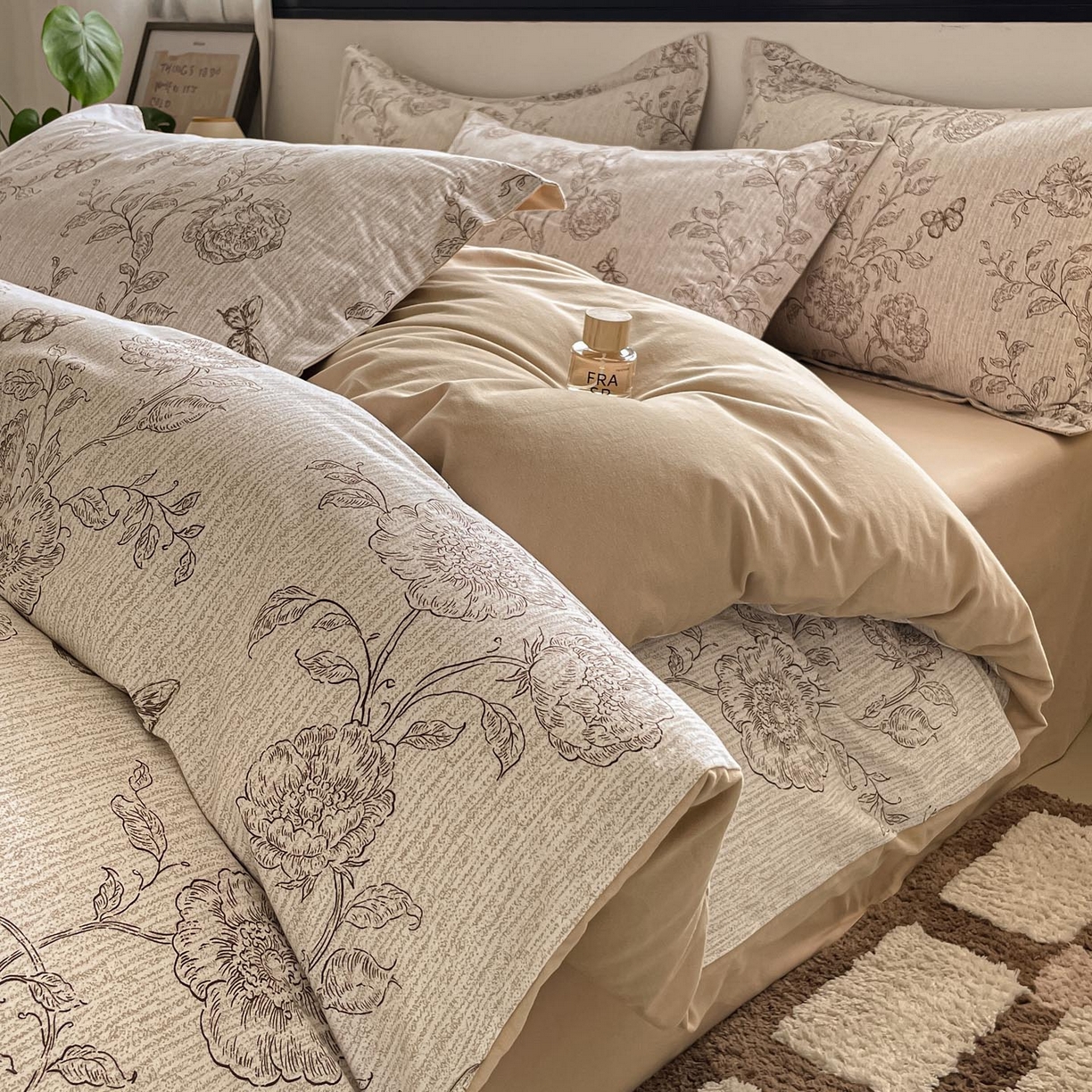 91家纺网 家纺一手货源 找家纺 涵宸家纺 2025新款加厚全棉磨毛印花四件套--罗马系列 场景二 F漫春