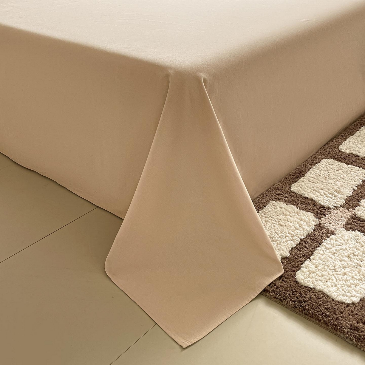 91家纺网 家纺一手货源 找家纺 涵宸家纺 2025新款加厚全棉磨毛印花四件套--罗马系列 场景二 F漫春