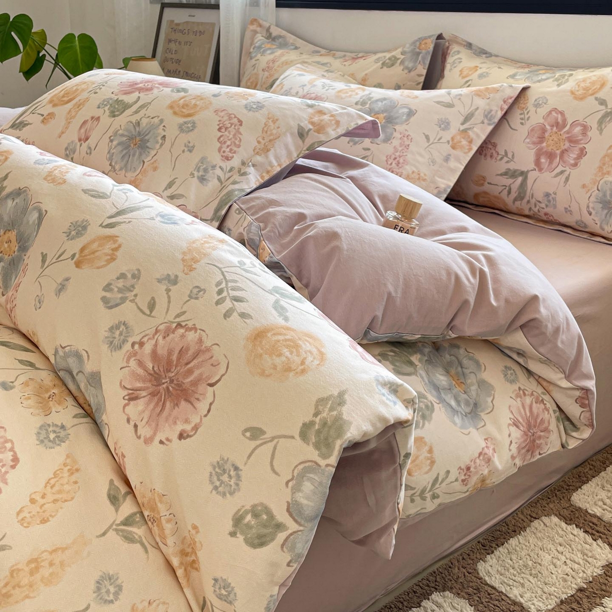 91家纺网 家纺一手货源 找家纺 涵宸家纺 2025新款加厚全棉磨毛印花四件套--罗马系列 场景二 F暖阳里