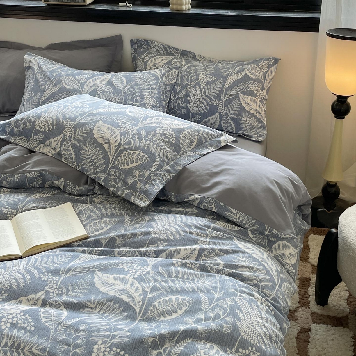 91家纺网 家纺一手货源 找家纺 涵宸家纺 2025新款加厚全棉磨毛印花四件套--罗马系列 场景二 F阡陌