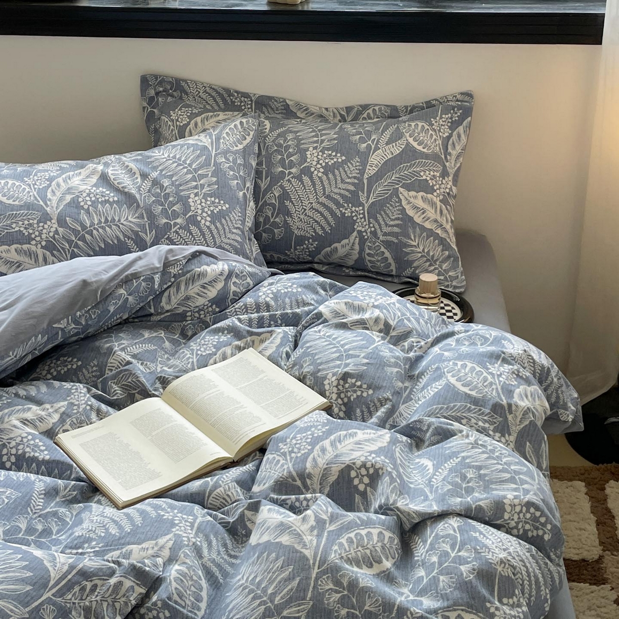 91家纺网 家纺一手货源 找家纺 涵宸家纺 2025新款加厚全棉磨毛印花四件套--罗马系列 场景二 F阡陌