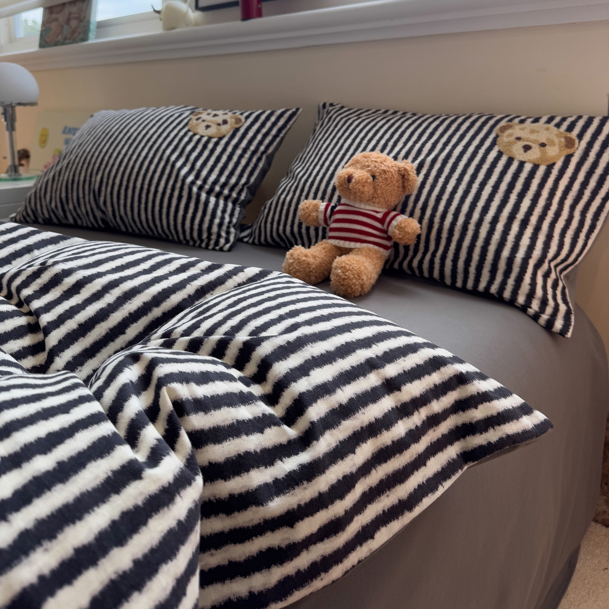 91家纺网 家纺一手货源 找家纺 雅居纺家纺 2025新款全棉纯棉磨毛毛巾绣四件套 快乐小熊