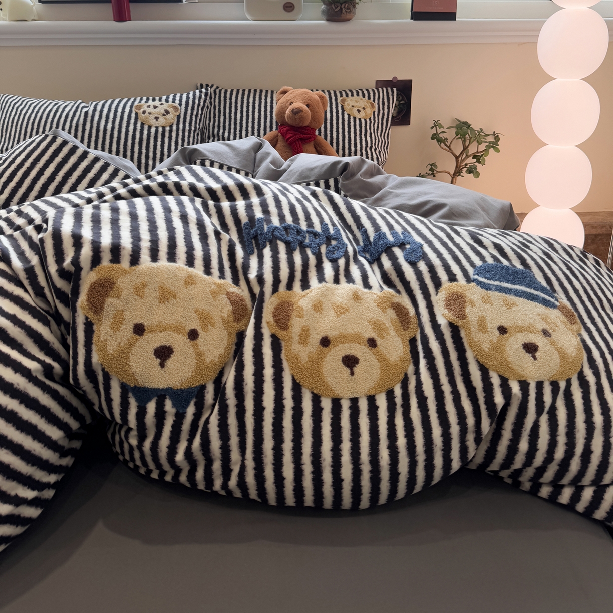 91家纺网 家纺一手货源 找家纺 雅居纺家纺 2025新款全棉纯棉磨毛毛巾绣四件套 快乐小熊