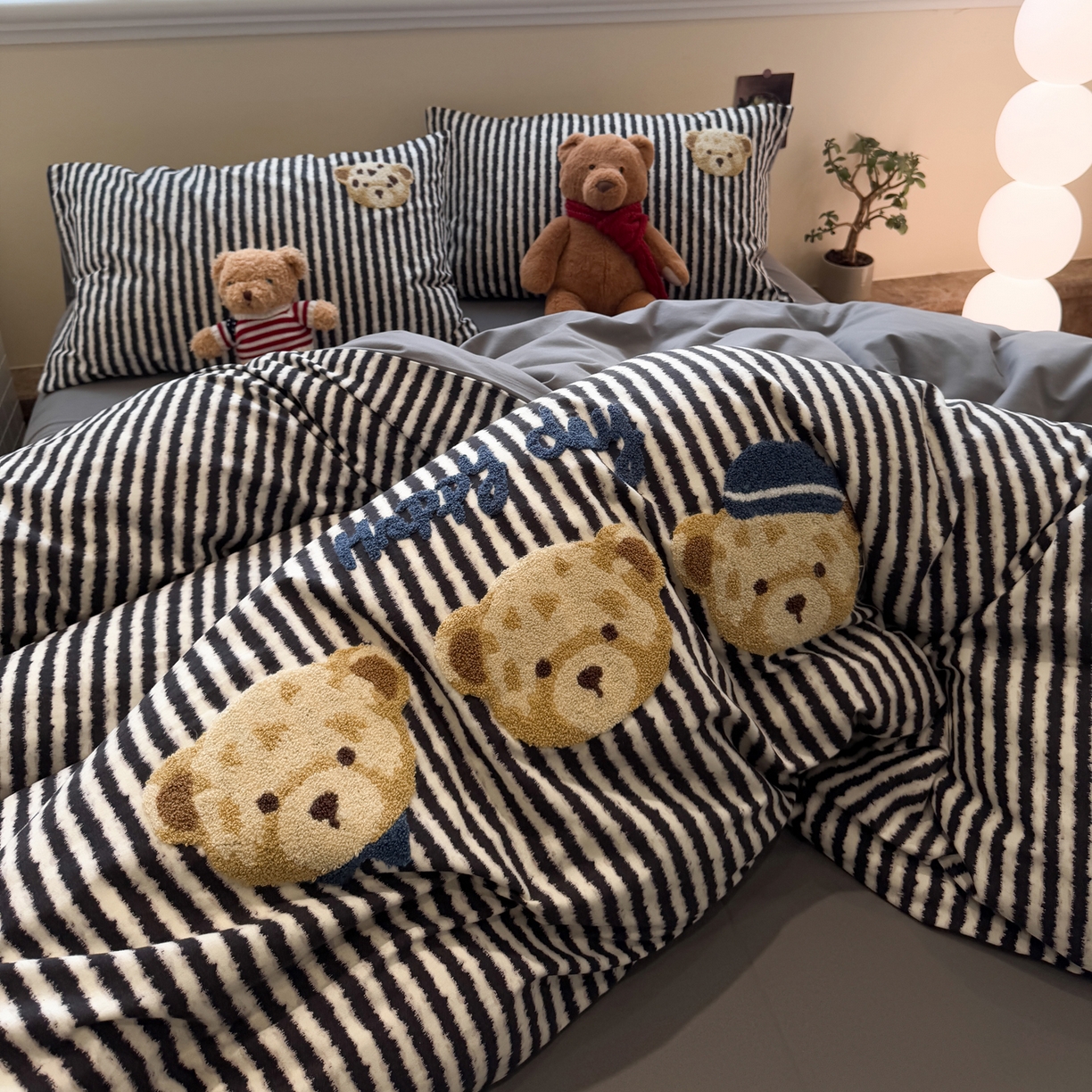 91家纺网 家纺一手货源 找家纺 雅居纺家纺 2025新款全棉纯棉磨毛毛巾绣四件套 快乐小熊