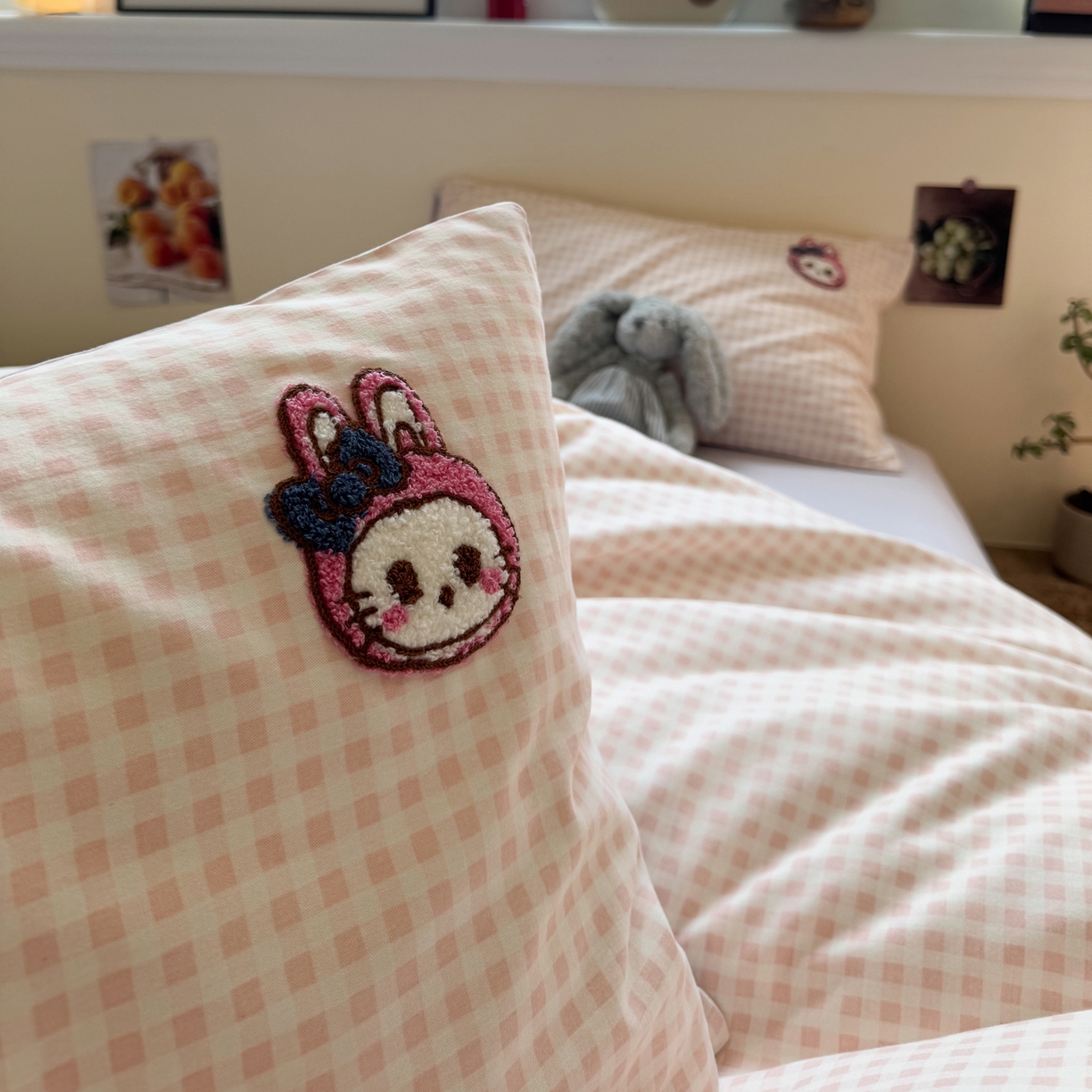 91家纺网 家纺一手货源 找家纺 雅居纺家纺 2025新款全棉纯棉磨毛毛巾绣四件套 奶萌兔兔