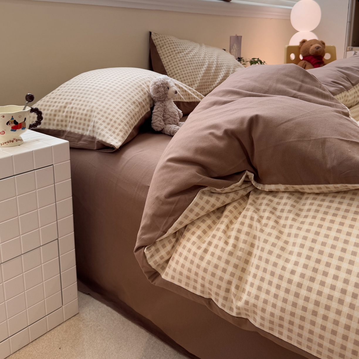 91家纺网 家纺一手货源 找家纺 雅居纺家纺 2025新款全棉纯棉磨毛毛巾绣四件套 童趣腊肠狗