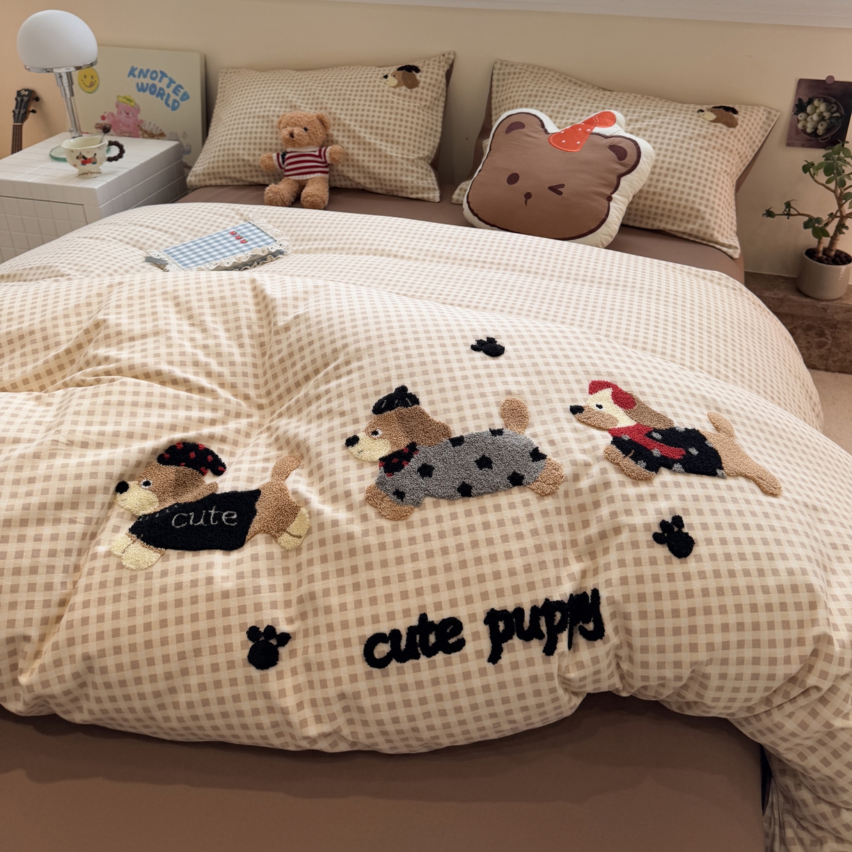 91家纺网 家纺一手货源 找家纺 雅居纺家纺 2025新款全棉纯棉磨毛毛巾绣四件套 童趣腊肠狗