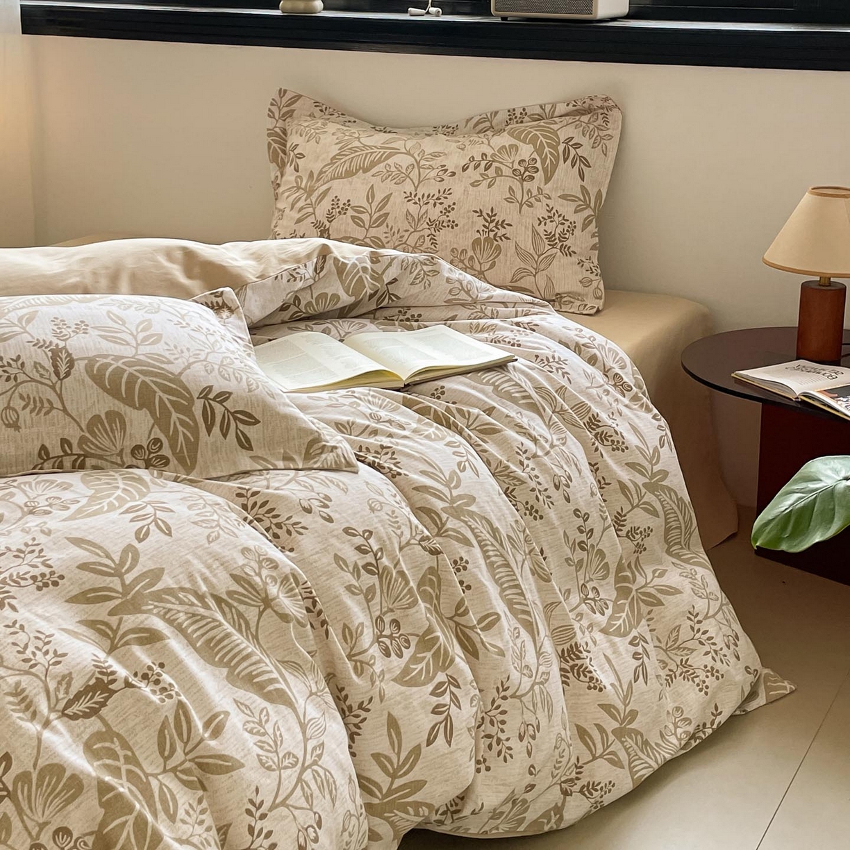 91家纺网 家纺一手货源 找家纺 涵宸家纺 2025新款加厚全棉磨毛印花四件套--罗马系列 场景二 F絮语