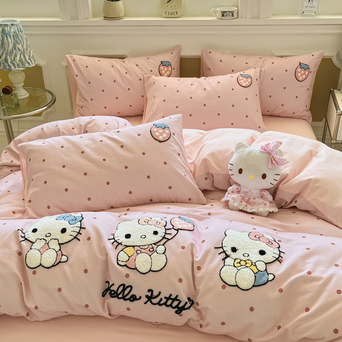 91家纺网 家纺一手货源 找家纺 雅居纺家纺 2025新款全棉纯棉磨毛三丽鸥毛巾绣四件套 波点KT猫