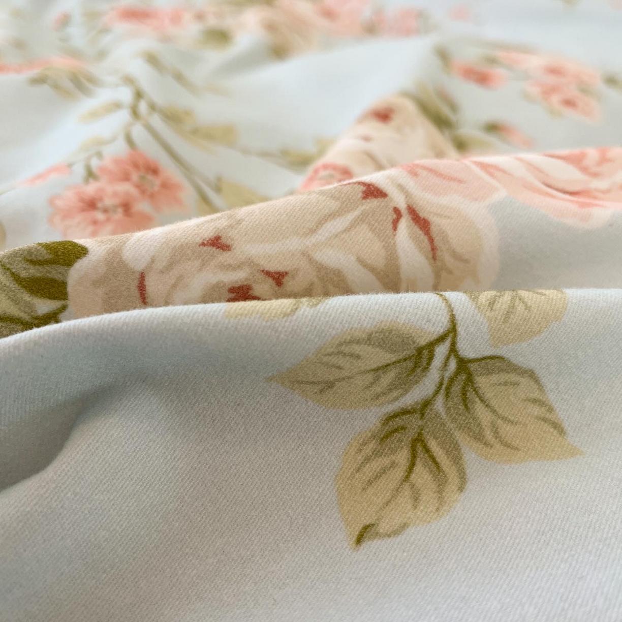 91家纺网 家纺一手货源 找家纺 （总）涵宸家纺 2025新款加厚全棉磨毛印花四件套--罗马系列 场景一