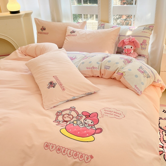 91家纺网 家纺一手货源 找家纺 雅居纺家纺 2025新款全棉纯棉磨毛三丽鸥毛巾绣四件套 草莓美乐蒂