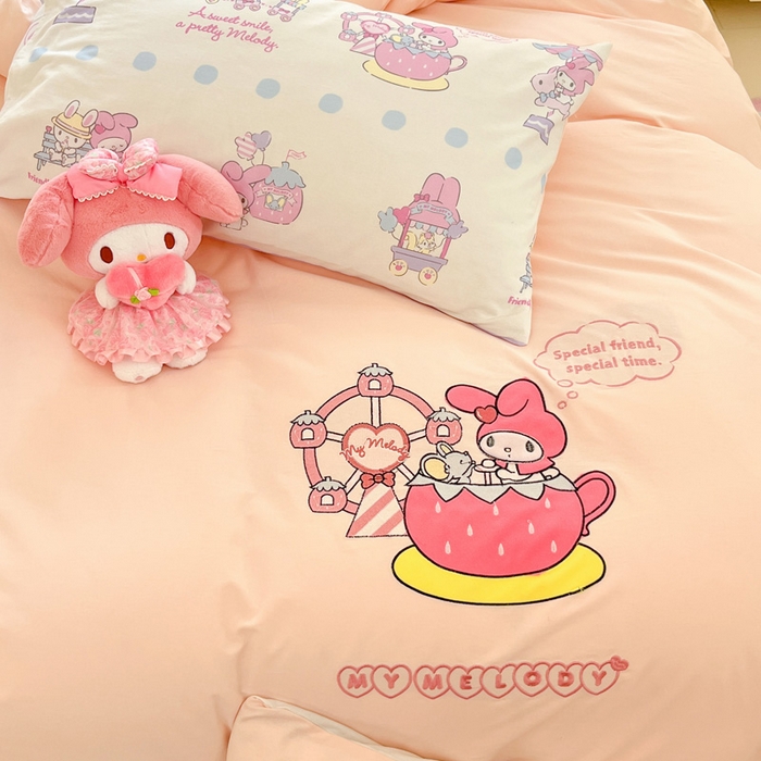 91家纺网 家纺一手货源 找家纺 雅居纺家纺 2025新款全棉纯棉磨毛三丽鸥毛巾绣四件套 草莓美乐蒂