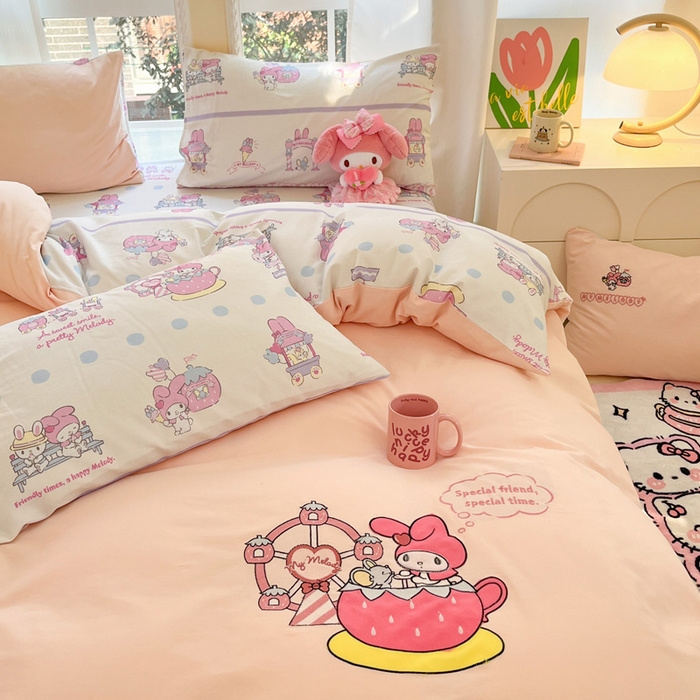 91家纺网 家纺一手货源 找家纺 雅居纺家纺 2025新款全棉纯棉磨毛三丽鸥毛巾绣四件套 草莓美乐蒂