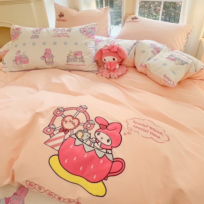 91家纺网 家纺一手货源 找家纺 雅居纺家纺 2025新款全棉纯棉磨毛三丽鸥毛巾绣四件套 草莓美乐蒂