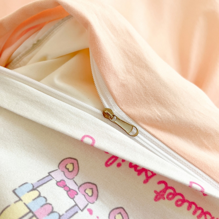 91家纺网 家纺一手货源 找家纺 雅居纺家纺 2025新款全棉纯棉磨毛三丽鸥毛巾绣四件套 草莓美乐蒂