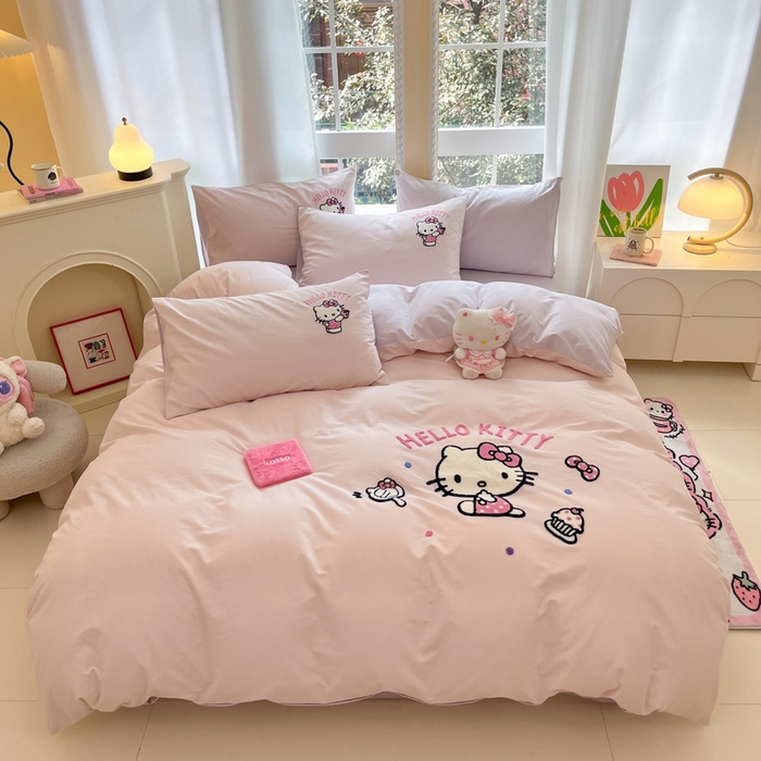 91家纺网 家纺一手货源 找家纺 雅居纺家纺 2025新款全棉纯棉磨毛三丽鸥毛巾绣四件套 蛋糕KT