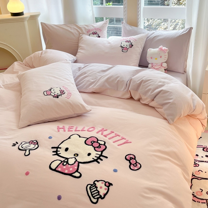 91家纺网 家纺一手货源 找家纺 雅居纺家纺 2025新款全棉纯棉磨毛三丽鸥毛巾绣四件套 蛋糕KT