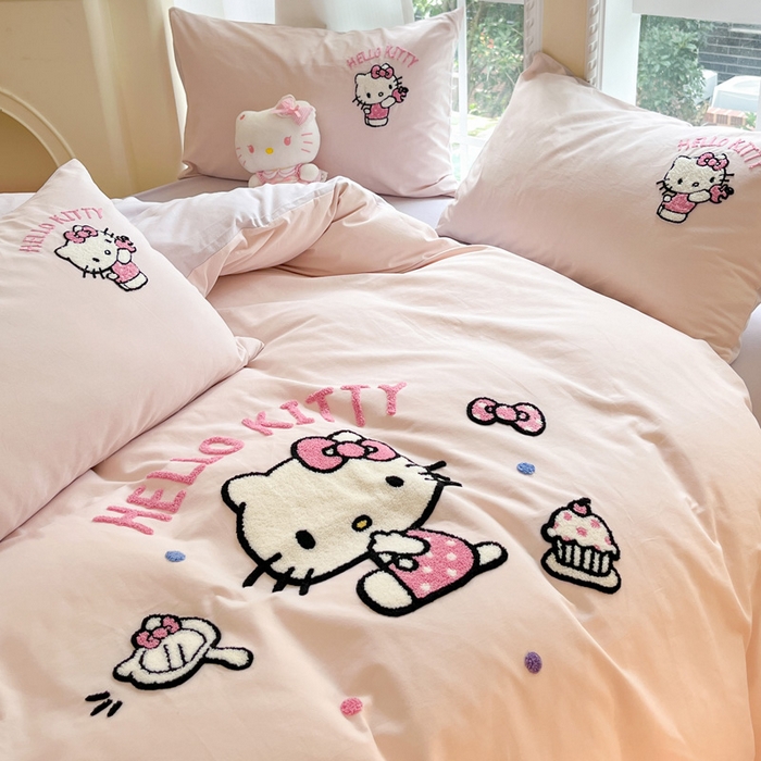 91家纺网 家纺一手货源 找家纺 雅居纺家纺 2025新款全棉纯棉磨毛三丽鸥毛巾绣四件套 蛋糕KT