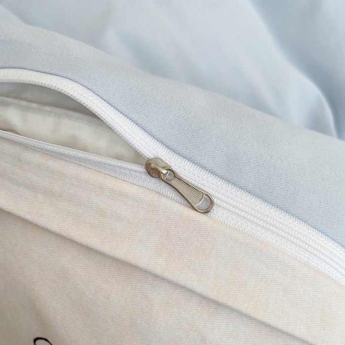 91家纺网 家纺一手货源 找家纺 雅居纺家纺 2025新款全棉纯棉磨毛三丽鸥毛巾绣四件套 度假玉桂狗