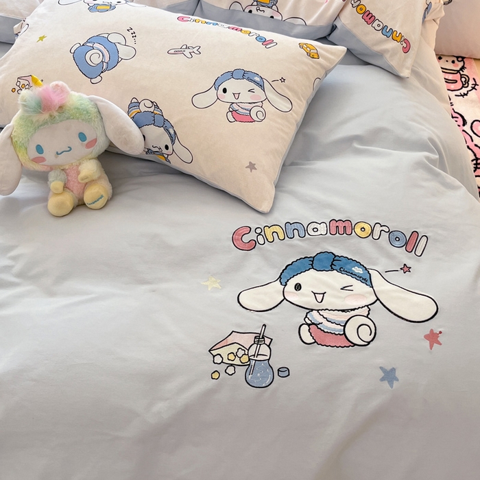 91家纺网 家纺一手货源 找家纺 雅居纺家纺 2025新款全棉纯棉磨毛三丽鸥毛巾绣四件套 度假玉桂狗