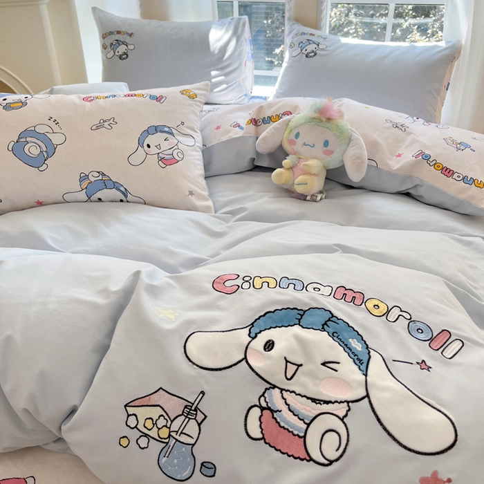 91家纺网 家纺一手货源 找家纺 雅居纺家纺 2025新款全棉纯棉磨毛三丽鸥毛巾绣四件套 度假玉桂狗