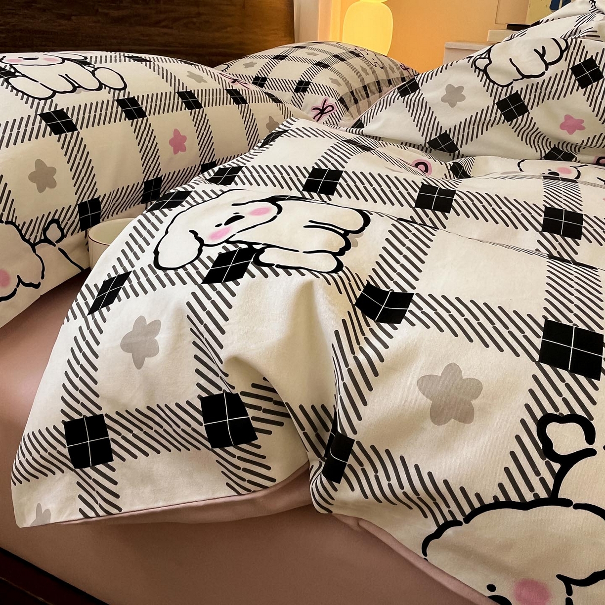 91家纺网 家纺一手货源 找家纺 （总）涵宸家纺 2025新款加厚全棉磨毛印花四件套--罗马系列 场景一