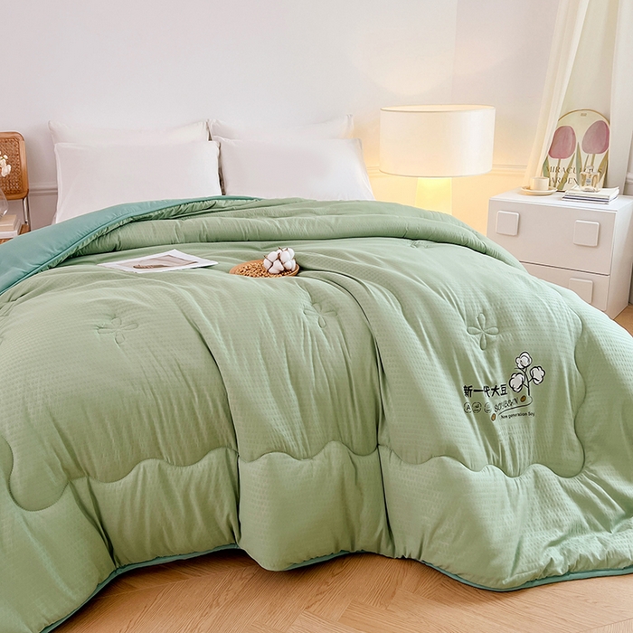 91家纺网 家纺一手货源 找家纺 VIP被业 2025新款简约新一代泡泡棉大豆被冬被被子被芯 草绿