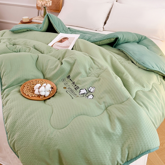 91家纺网 家纺一手货源 找家纺 VIP被业 2025新款简约新一代泡泡棉大豆被冬被被子被芯 草绿