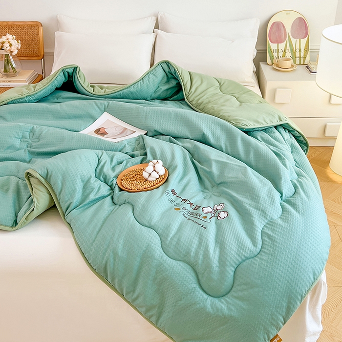 91家纺网 家纺一手货源 找家纺 VIP被业 2025新款简约新一代泡泡棉大豆被冬被被子被芯 豆绿