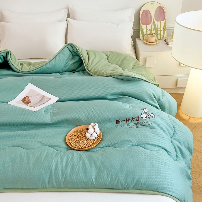 91家纺网 家纺一手货源 找家纺 VIP被业 2025新款简约新一代泡泡棉大豆被冬被被子被芯 豆绿