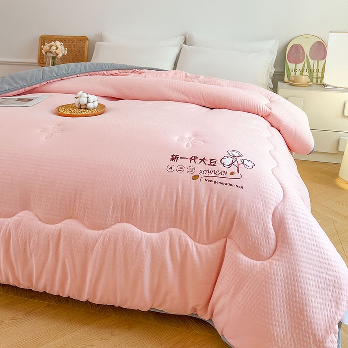 91家纺网 家纺一手货源 找家纺 VIP被业 2025新款简约新一代泡泡棉大豆被冬被被子被芯 粉色