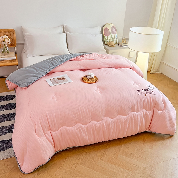 91家纺网 家纺一手货源 找家纺 VIP被业 2025新款简约新一代泡泡棉大豆被冬被被子被芯 粉色