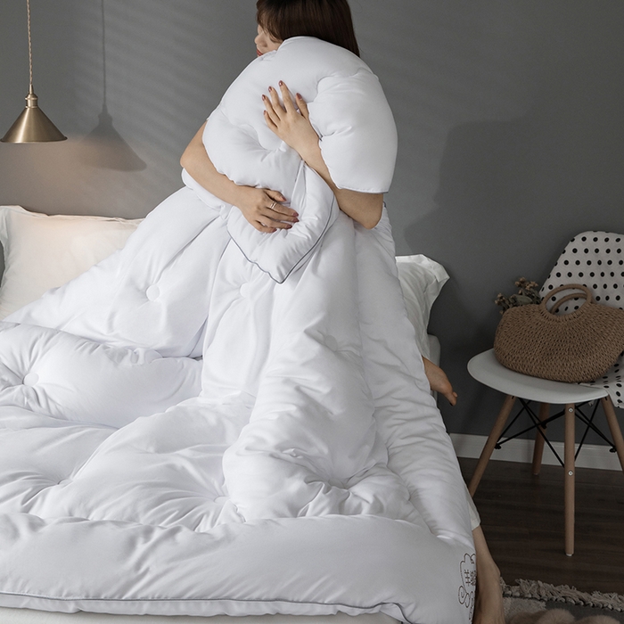 91家纺网 家纺一手货源 找家纺 VIP被业 2025新款简约无味纯色羊毛被冬被被子被芯 白色