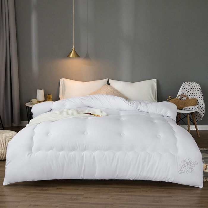 91家纺网 家纺一手货源 找家纺 VIP被业 2025新款简约无味纯色羊毛被冬被被子被芯 白色