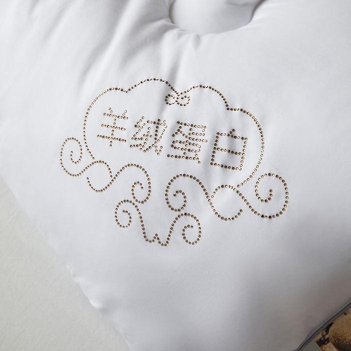 91家纺网 家纺一手货源 找家纺 VIP被业 2025新款简约无味纯色羊毛被冬被被子被芯 白色