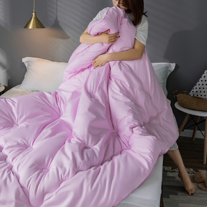 91家纺网 家纺一手货源 找家纺 VIP被业 2025新款简约无味纯色羊毛被冬被被子被芯 粉色