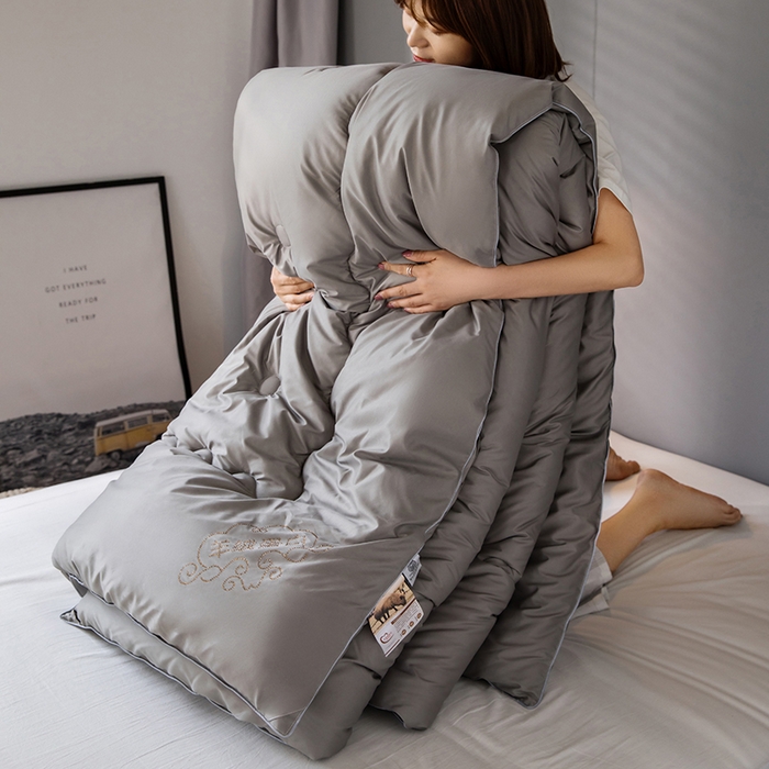 91家纺网 家纺一手货源 找家纺 VIP被业 2025新款简约无味纯色羊毛被冬被被子被芯 灰色