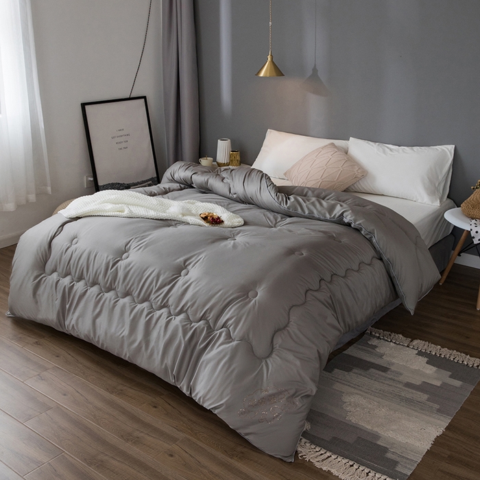 91家纺网 家纺一手货源 找家纺 VIP被业 2025新款简约无味纯色羊毛被冬被被子被芯 灰色