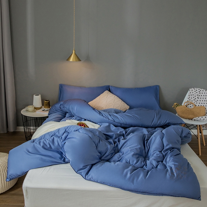 91家纺网 家纺一手货源 找家纺 VIP被业 2025新款简约无味纯色羊毛被冬被被子被芯 蓝色