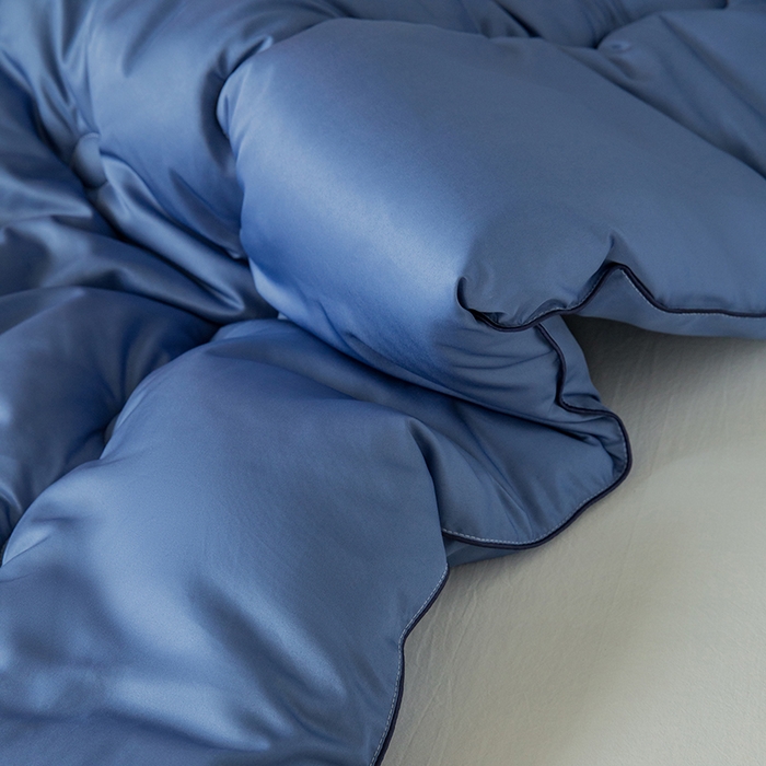 91家纺网 家纺一手货源 找家纺 VIP被业 2025新款简约无味纯色羊毛被冬被被子被芯 蓝色