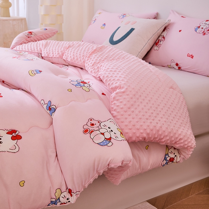 91家纺网 家纺一手货源 找家纺 天瑜家纺 2025新款针织棉豆豆绒大豆被冬被被子被芯 猫咪粉