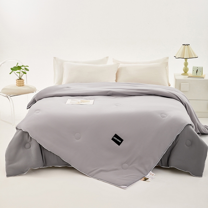 91家纺网 家纺一手货源 找家纺 VIP被业 2025新款双拼贴标大豆子母被冬被被子被芯 深灰拼浅灰